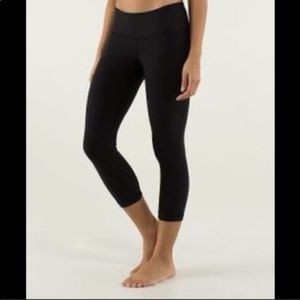 Lululemon Cropped Wunder Under (Low Rise)